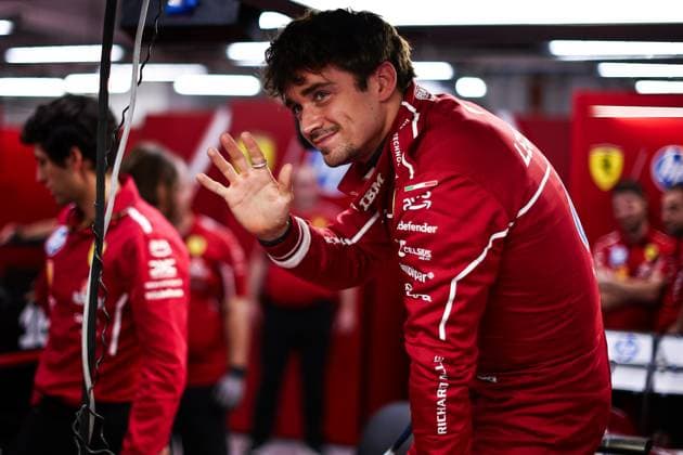 F1 - SINGAPORE GRAND PRIX 2025 LECLERC Charles (mco), Scuderia Ferrari SF-25, portrait during the 2025 Formula 1 Singapore Grand Prix, 18th round of the 2025 FIA Formula One World Championship, WM, Weltmeisterschaft from October 3 to 5, 2025 on the Marina Bay Street Circuit, in Singapore - SingaporeSingapore  Copyright: xEricxAlonsox