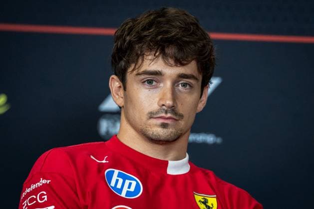 2025 Formula One Singapore Grand Prix Marina Bay Street Circuit, Singapore, Singapore. 2.October.2025; Charles Leclerc of Monaco and Scuderia Ferrari attends the press conference, PK, Pressekonferenz during Formula One Singapore Grand Prix (Photo by Jay Hirano) Singapore Marina Bay Street Circuit Singapore Copyright: xJayxHiranox