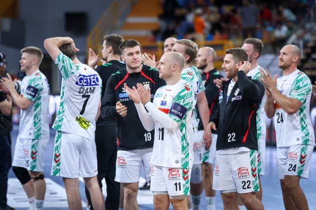 SC Magdeburg V AL Ahly - 18th IHF Men s Handball Club World Championship, WM, Weltmeisterschaft 2025 - Bronze Medal Match SC Magdeburg thanks the fans after winning the 18th IHF Men s Handball Club World Championship 2025 Bronze Medal match between SC Magdeburg and Al Ahly SC, in Cairo, Egypt, on October 2, 2025. Cairo Egypt  Copyright: xAymanxArefx originalFilename:aref-notitle251002_npiwm.jpg
