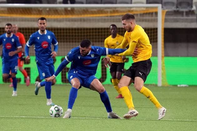 Arb Manaj (L) of Drita vies the ball with Doni Arifi of KuPS during football UEFA Conference League match KuPS vs Drita Kosovo in Tampere, Finland on October 2, 2025. Tampere Finland LKFTVX20251002195348QZIE  Copyright: xMikaxKylmäniemix LKFTVX20251002195348QZIE
