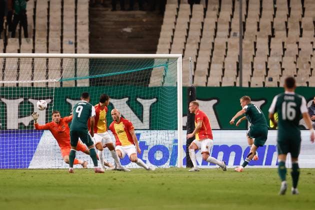 ATHENS , 02-10-2025 , Olympic Athletic Center of Athens Spyros Louis , season 2025 2026 , UEFA Europa League League phase . match between Panathinaikos and Go Ahead Eagles, Picture shows GA Eagles goalkeeper Jari de Busser saves the ball Panathinaikos - Go Ahead Eagles  x31323024x Copyright: