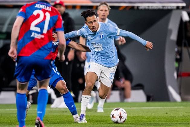 251002 Adrian Skogmar of Malmö FF during the UEFA Europa League football match between Viktoria Plzen and Malmö FF on October 2, 2025 in Plzen Photo Petter Arvidson BILDBYRAN kod PA PA1092 fotboll football soccer fotball uefa europa league europa league viktoria plzen malmö ff bbeng  Copyright: PETTERxARVIDSON BB251002PA080