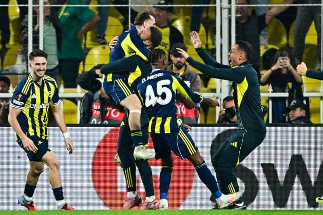 Fenerbahce v Nice - UEFA Europa League ISTANBUL, TURKIYE - OCTOBER 2: Players of Fenerbahce celebrate after a goal during UEFA Europa League football match between Fenerbahce and Nice at Chobani Stadium in Istanbul, Turkiye on October 2, 2025 Serhat Cagdas Anadolu Istanbul Turkey. Editorial use only. Please get in touch for any other usage.  Copyright: x2025xAnadoluxSerhatxCagdasx