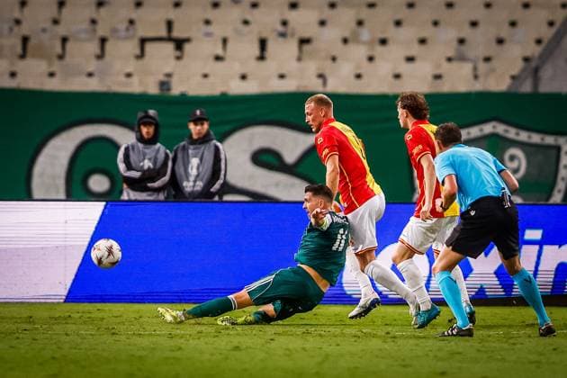 ATHENS , 02-10-2025 , Olympic Athletic Center of Athens Spyros Louis , season 2025 2026 , UEFA Europa League League phase . match between Panathinaikos and Go Ahead Eagles, Picture shows GA Eagles player Oskar Sivertsen Panathinaikos - Go Ahead Eagles  x31323446x Copyright: