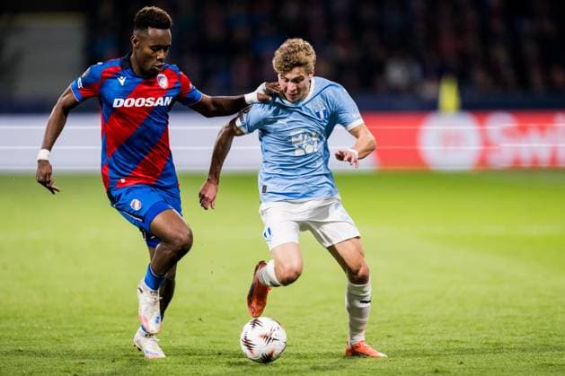 251002 Sampson Dweh of Viktoria Plzen and Hugo Bolin of Malmö FF during the UEFA Europa League football match between Viktoria Plzen and Malmö FF on October 2, 2025 in Plzen Photo Petter Arvidson BILDBYRAN kod PA PA1092 fotboll football soccer fotball uefa europa league europa league viktoria plzen malmö ff bbeng  Copyright: PETTERxARVIDSON BB251002PA101