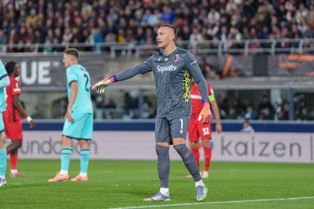 Lukasz Skorupski FC Bologna, 01 , Italy, Football, UEFA Europa League, Matchday 2, League Phase, 2025 2026, Bologna FC vs SC Freiburg, 02 10 2025, Stadio Renato Dall™Ara, Bologna, Italy Bologna Stadio Renato Dall™Ara Emilia Romagna Italy Copyright: xArnexAmbergx