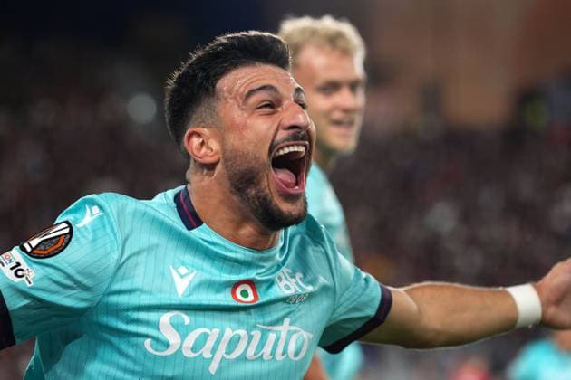 Bologna s Riccardo Orsolini celebrates after scoring the 1-0 goal for his team during the UEFA Europa League soccer match between Bologna and Freiburg at the Renato Dall™Ara Stadium in Bologna, north Italy - Thursday, October 2, 2025 -  Copyright: xMassimoxPaolone LaPressex