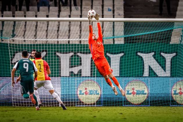 ATHENS , 02-10-2025 , Olympic Athletic Center of Athens Spyros Louis , season 2025 2026 , UEFA Europa League League phase . match between Panathinaikos and Go Ahead Eagles, Picture shows GA Eagles goalkeeper Jari de Busser Panathinaikos - Go Ahead Eagles  x31323511x Copyright: