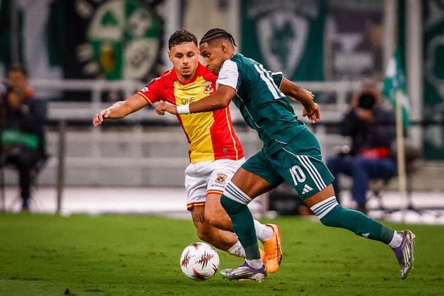 ATHENS , 02-10-2025 , Olympic Athletic Center of Athens Spyros Louis , season 2025 2026 , UEFA Europa League League phase . match between Panathinaikos and Go Ahead Eagles, Picture shows GA Eagles player Dean James and Panathinaikos player Martins Mateus Cardoso TETE Panathinaikos - Go Ahead Eagles  x31323649x Copyright:
