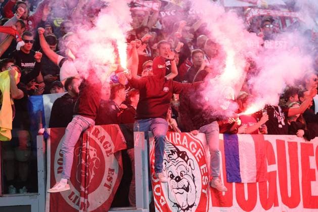 CALCIO - UEFA Europa League - AS Roma vs LOSC Lille Rome, Italy - October 2, 2025: Lille fan with smoke bombs during the UEFA League 2025 2026, day 2, between AS Roma vs LOSC Lille at Olympic stadium in Rome Rome Italy  Copyright: xIPAxSport ABACAx