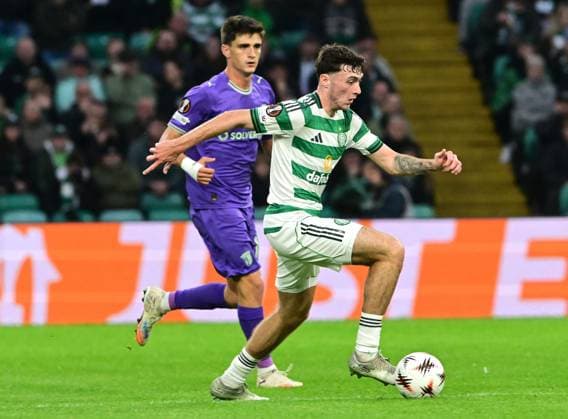 Celtic FC v S.C. Braga - UEFA Europa League GLASGOW, SCOTLAND - OCTOBER 02: Colby Donovan (R) of Celtic in action during the UEFA Europa League match, round 2 of 8 between Celtic FC and S.C. Braga at Celtic Park, on 2nd October 2025 in Glasgow, Scotland. Mark Runnacles Anadolu Glasgow Scotland. Editorial use only. Please get in touch for any other usage.  Copyright: x2025xAnadoluxMarkxRunnaclesx