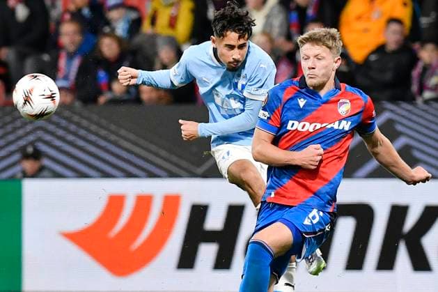 L-R Adrian Skogmar (Malmo) and Lukas Cerv (Plzen) in action during the UEFA Europa League, 2nd round match: FC Viktoria Plzen vs Malmo FF, in Pilsen, Czech Republic, on October 2, 2025. (CTKxPhoto MiroslavxChaloupka) CTKPhotoP2025100207672  CTKPhotoP2025100207672