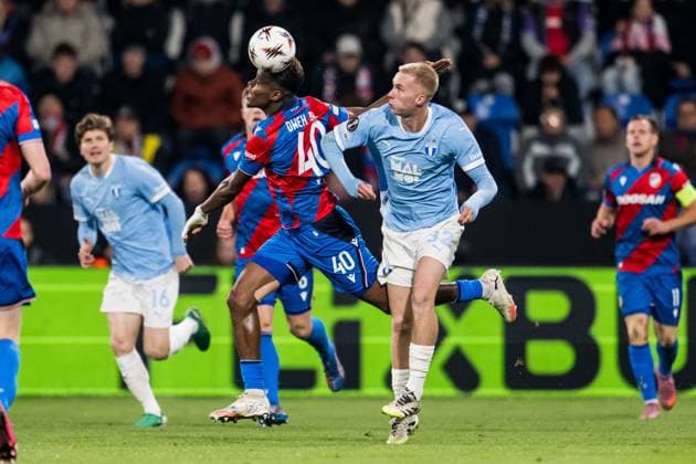 251002 Sampson Dweh of Viktoria Plzen and Daniel Gudjohnsen of Malmö FF during the UEFA Europa League football match between Viktoria Plzen and Malmö FF on October 2, 2025 in Plzen Photo Petter Arvidson BILDBYRAN kod PA PA1092 fotboll football soccer fotball uefa europa league europa league viktoria plzen malmö ff bbeng  Copyright: PETTERxARVIDSON BB251002PA149