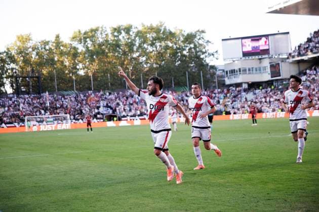 UEFA conference league - Rayo Vallecano vs KF Shkendija MADRID, SPAIN - October2: Unai Lopez of Rayo Vallecano celebrates a goal during the UEFA conference league 2025 26 match between Rayo Vallecano and KF Shkendija at Vallecas Stadium in Madrid. (Photo by Guillermo Martinez) Madrid Vallecas Stadium Spain Copyright: xGuillermoxMartinezx