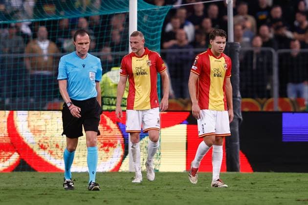 ATHENS , 02-10-2025 , Olympic Athletic Center of Athens Spyros Louis , season 2025 2026 , UEFA Europa League League phase . match between Panathinaikos and Go Ahead Eagles, Picture shows GA Eagles player Joris Kramer and GA Eagles player Evert Linthorst disappointed after the 1-0 Panathinaikos - Go Ahead Eagles  x31323767x Copyright:
