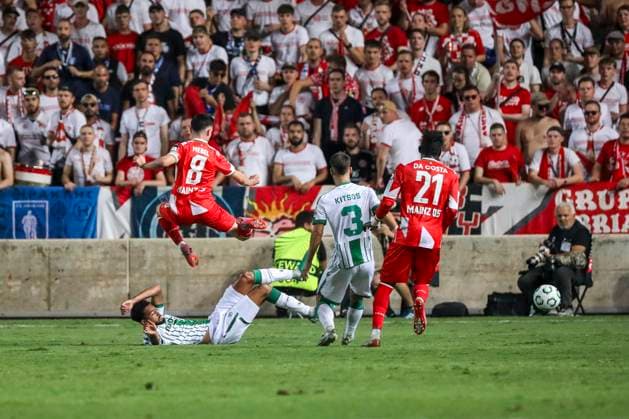 UEFA Conference League - Omonoia vs Mainz PAUL NEBEL of Mainz tries to attack with the ball. Omonoia plays against Mainz for the League Phase of the UEFA Conference League at GSP Stadium, Limassol, Cyprus, on Oct. 2, 2025. Limassol Cyprus Copyright: xKOSTASxPIKOULASx