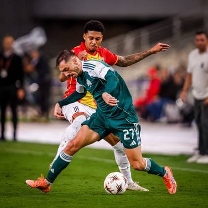 ATHENS , 02-10-2025 , Olympic Athletic Center of Athens Spyros Louis , season 2025 2026 , UEFA Europa League League phase . match between Panathinaikos and Go Ahead Eagles, Picture shows GA Eagles player Richonell Margaret and Panathinaikos player Ioannis Kotsiras Panathinaikos - Go Ahead Eagles  x31324088x Copyright: