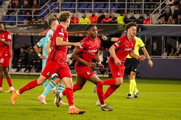 Football UEFA Europa League 2025 26, Matchday 2 FC Bologna vs SC Freiburg Renato Dall Ara Bologna, Italy Goal and goal celebration for 1 1 by Junior Adamu SC Freiburg, 20 from penalty kick Joy, emotions, jubilation Bologna Metropolitan city of Bologna Italy Copyright: xJOERANxSTEINSIEKx