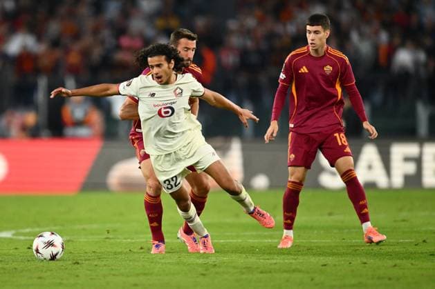 CALCIO - UEFA Europa League - AS Roma vs LOSC Lille Ayyoub Bouaddi of Lille Olympique S.C., Bryan Cristante of A.S. Roma and Matias Soule of A.S. Roma are in action during the UEFA Europa League phase day 2 football match between between A.S. Roma and Lille Olympique S.C. at the Olympic Stadium on October 2, 2025 in Rome, Italy. Rome Italy  Copyright: xIPAxSport ABACAx