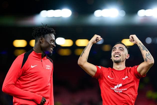 251002 Nana Kwame Boakye and Niklas Castro of Brann celebrate after the UEFA Europa League football match between Brann and Utrecht on October 2, 2025 in Bergen Photo Vegard Grott BILDBYRAN kod VG VG0816 bbeng fotboll football soccer fotball uefa europa league europa league skb brann utrechtbbauto jubel  Copyright: VEGARDxGRoTT BB251002VG035