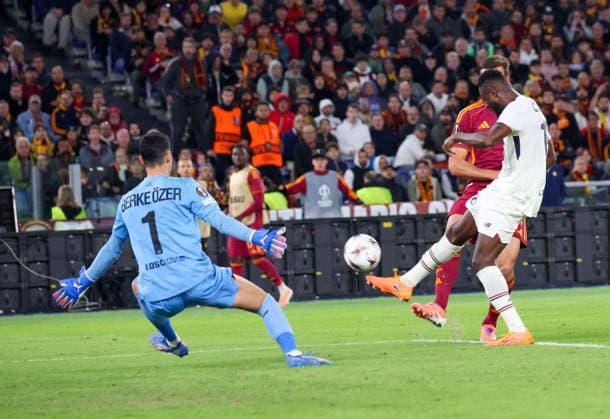 October 2, 2025, Roma, Roma, Italia: NgalÃ¢â‚¬â ¢ayel Mukau of LOSC Lilla During the 2025 26 Europa League football match between Roma and Lille at the Stadio Olimpico in Rome on October 2, 2025..Photo: Roma Italia - ZUMAs236 20251002_aap_s236_088 Copyright: xFabioxSassox