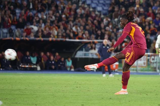 October 2, 2025, Roma, Roma, Italia: Manu KonoÂ¨ of AC Roma During the 2025 26 Europa League football match between Roma and Lille at the Stadio Olimpico in Rome on October 2, 2025..Photo: Roma Italia - ZUMAs236 20251002_aap_s236_104 Copyright: xFabioxSassox