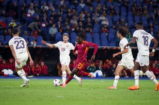 October 2, 2025, Roma, Roma, Italia: Manu KonoÂ¨ of AC Roma During the 2025 26 Europa League football match between Roma and Lille at the Stadio Olimpico in Rome on October 2, 2025..Photo: Roma Italia - ZUMAs236 20251002_aap_s236_115 Copyright: xFabioxSassox