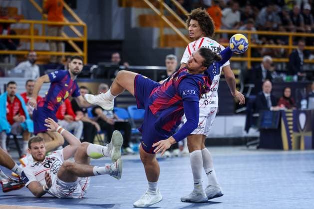 Veszprem HC V FC Barcelona, Barca - 18th IHF Men s Handball Club World Championship, WM, Weltmeisterschaft 2025 - FINAL Luis Diogo DA SOUSA FRADE of FC Barcelona participates in the 18th IHF Men s Handball Club World Championship 2025 Final match between Veszprem HC and FC Barcelona in Cairo, Egypt, on October 2, 2025. Cairo Egypt  Copyright: xAymanxArefx originalFilename:aref-notitle251002_npyoF.jpg
