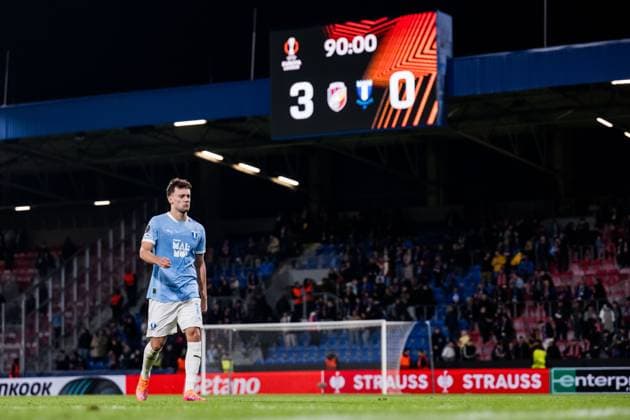 251002 Colin Rösler of Malmö FF looks dejected after the UEFA Europa League football match between Viktoria Plzen and Malmö FF on October 2, 2025 in Plzen Photo Petter Arvidson BILDBYRAN kod PA PA1092 fotboll football soccer fotball uefa europa league europa league viktoria plzen malmö ff bbeng depp  Copyright: PETTERxARVIDSON BB251002PA207