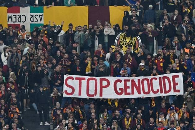 Foto IPP Cavaliere Emiliano. Roma 02 10 2025. Calcio Europa League 2025 2026. AS Roma - Lille. Nella foto: striscione. Italy Photo Press - World Copyright italy ITALY  Copyright: xR4924_italyphotopressx