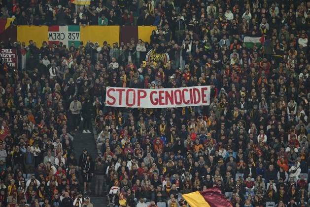 AS Roma v Lille OSC - UEFA Europa League ROME, ITALY - OCTOBER 2 : Supporters of AS Roma unfurl a banner reading Stop Genocide during the Europa League match between AS Roma and LOSC Lille at Stadio Olimpico on October 2,2025 in Rome, Italy. Claudio Pasquazi Anadolu Rome Italy. Editorial use only. Please get in touch for any other usage.  Copyright: x2025xAnadoluxClaudioxPasquazix