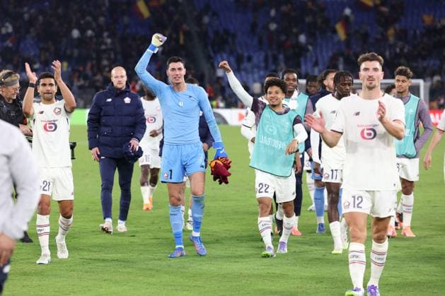 Football: UEFA League As Roma vs LOSC Lille Rome, Italy - October 2, 2025: Berke Ozer of Lille celebrate victory 0-1 at end of the UEFA League 2025 2026, day 2, between AS Roma vs LOSC Lille at Olympic stadium in Rome ROME OLYMPIC STADIUM italy italy Copyright: xmarcoxiacobucci