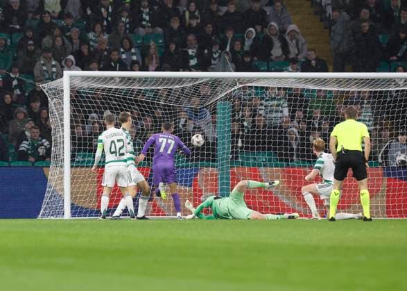 Celtic v S.C. Braga UEFA Europa League Gabri Mart’nez of S.C. Braga scores his teams second goal during the UEFA Europa League match at Celtic Park, Glasgow UK Newspapers OUT Copyright: xFredxPalmerx FIL-22308-0089