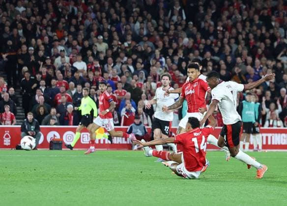 Nottingham Forest v FC Midtjylland UEFA Europa League Dan Ndoye of Nottingham Forest scores the first goal during the UEFA Europa League match at the City Ground, Nottingham UK Newspapers OUT Copyright: xAndyxSumnerx FIL-22309-0013
