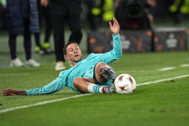 Bologna s Federico Bernardeschi looks on during the UEFA Europa League soccer match between Bologna and Freiburg at the Renato DallÕAra Stadium in Bologna, north Italy - Thursday, October 2, 2025 -  Copyright: xMassimoxPaolone LaPressex