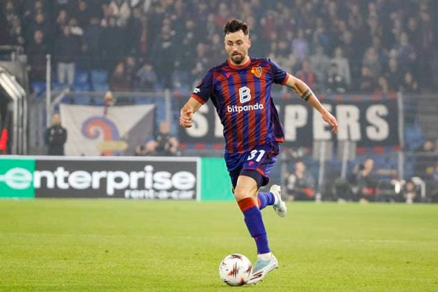 Dominik Schmid FC Basel, 31 on the ball , Switzerland, Football, UEFA Europa League, Matchday 2, 2025 2026, FC Basel vs VfB Stuttgart, 02 10 2025, Sankt Jakob Park, Basel, Switzerland Basel Sankt Jakob Park Canton Basel City Switzerland Copyright: xGrantxHubbsx
