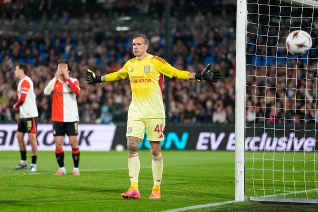 ROTTERDAM, 02-10-2025, Stadium de Kuip , season 2025 2026 , Europa League football . Match between Feyenoord and Aston Villa , Picture shows Aston Villa goalkeeper Marco Bizot Feyenoord - Aston Villa  x31325246x Copyright: