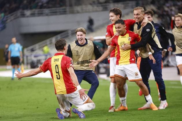 ATHENS , 02-10-2025 , Olympic Athletic Center of Athens Spyros Louis , season 2025 2026 , UEFA Europa League League phase . match between Panathinaikos and Go Ahead Eagles, final result 1-2. Picture shows goal celebration by GA Eagles player Milan Smit with GA Eagles player Robbin Weijenberg GA Eagles player Dean James GA Eagles player Evert Linthorst GA Eagles player Finn Stokkers Panathinaikos - Go Ahead Eagles  x31325421x Copyright: