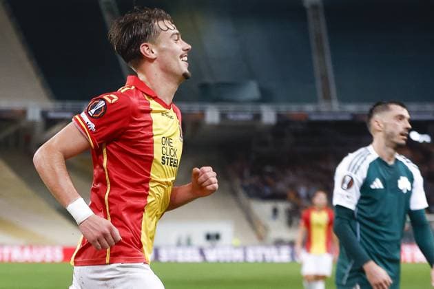 ATHENS , 02-10-2025 , Olympic Athletic Center of Athens Spyros Louis , season 2025 2026 , UEFA Europa League League phase . match between Panathinaikos and Go Ahead Eagles, final result 1-2. Picture shows GA Eagles player Milan Smit goal celebration Panathinaikos - Go Ahead Eagles  x31325422x Copyright: