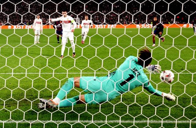 02 10 2025, Switzerland, Basel, Football UEFA Europa League, FC Basel vs VfB Stuttgart, Ermedin Demirovic VfB misses a penalty against Marwin Hitz FC
