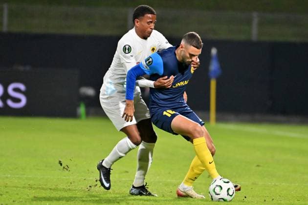 Celje, Slovenia, October 02nd 2025, Danijel Sturm of Celje (R) in action against Niclas Eliasson of AEK Athens (L) during the UEFA Conference League, League phase Matchday 1, between Celje (Slovenia) and AEK Athens (Greece) at Stadion Celje, Celje, Slovenia. (Photo by Igor Kupljenik Sports Press Photo) Copyright: xIgorxKupljenikx xSPPx Sportspressphoto_SPR36658