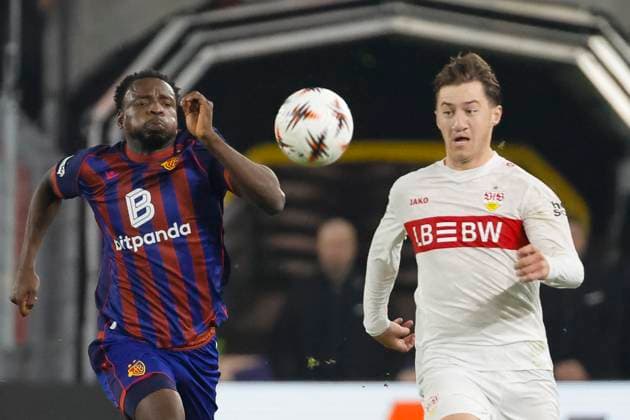 Philip Otele FC Basel, 07 and Angelo Stiller VfB Stuttgart, 06 fighting for the ball , Switzerland, Football, UEFA Europa League, Matchday 2, 2025 2026, FC Basel vs VfB Stuttgart, 02 10 2025, Sankt Jakob Park, Basel, Switzerland Basel Sankt Jakob Park Canton Basel City Switzerland Copyright: xGrantxHubbsx