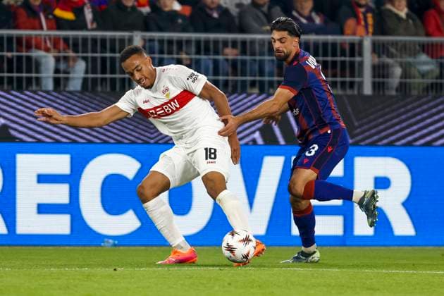 Jamie Leweling VfB Stuttgart, 18 and Nicolas Vouilloz FC Basel, 03 in duel , Switzerland, Soccer, UEFA Europa League, Matchday 2, 2025 2026, FC Basel vs VfB Stuttgart, 02 10 2025, Sankt Jakob Park, Basel, Switzerland Basel Sankt Jakob Park Canton Basel City Switzerland Copyright: xGrantxHubbsx