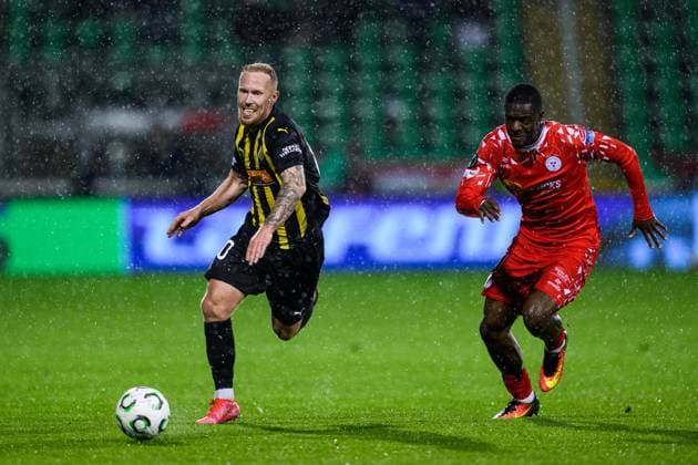 251002 Mikkel Rygaard Jensen of Häcken during the UEFA Conference League football match between Shelbourne FC and Häcken on October 2, 2025 in Dublin Photo Carl Sandin BILDBYRAN kod CS CS0783 fotboll football soccer fotball uefa conference league conference league shelbourne fc häcken bbeng  Copyright: CARLxSANDIN BB251002CS064