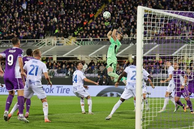 ACF Fiorentina v SK Sigma Olomouc - UEFA Conference League 2025 26 Jan Koutny of SK Sigma Olomouc controls the ball during the first match in the UEFA Conference League group Stage between ACF Fiorentina and SK Sigma Olomouc on October 2 ,2025 at Stadium Artemio Franchi, Florence , Italy Florence ITALIA  Copyright: xAndreaxMartinix originalFilename:martini-acffiore251002_np6AK.jpg