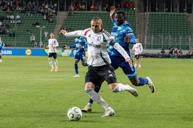 Warszawa 02.10.2025 Pilka nozna UEFA Liga Konferencji Europy Sezon 2025 2026 Kolejka 1 mecz : Legia Warszawa - Samsunspor --- Football UEFA Europe Conference League Season 2025 2026 Round 1 match : Legia Warszawa - Samsunspor NZ. Rafal Augustyniak Anthony Musaba FOT. Antoni Byszewski Arena akcji NEWSPIX.PL --- newspix.pl 