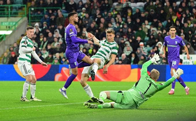 Celtic FC v S.C. Braga - UEFA Europa League GLASGOW, SCOTLAND - OCTOBER 02: Gabri Martinez of Braga in action during the UEFA Europa League match, round 2 of 8 between Celtic FC and S.C. Braga at Celtic Park, in Glasgow, Scotland on October 2, 2025 Mark Runacles Anadolu Glasgow Scotland. Editorial use only. Please get in touch for any other usage.  Copyright: x2025xAnadoluxMarkxRunaclesx