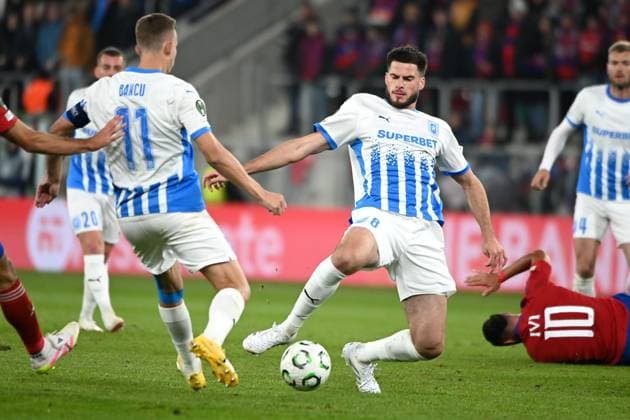SOSNOWIEC 02.10.2025 MECZ 1. KOLEJKA LIGA KONFERENCJI SEZON 2025 26: RAKOW CZESTOCHOWA - UNIVERSITATEA CRAIOVA --- UEFA CONFERENCE LEAGUE MATCH: RAKOW CZESTOCHOWA - UNIVERSITATEA CRAIOVA TUDOR BALUTA FOT. KRZYSZTOF HELIOS 400MM NEWSPIX.PL --- newspix.pl 