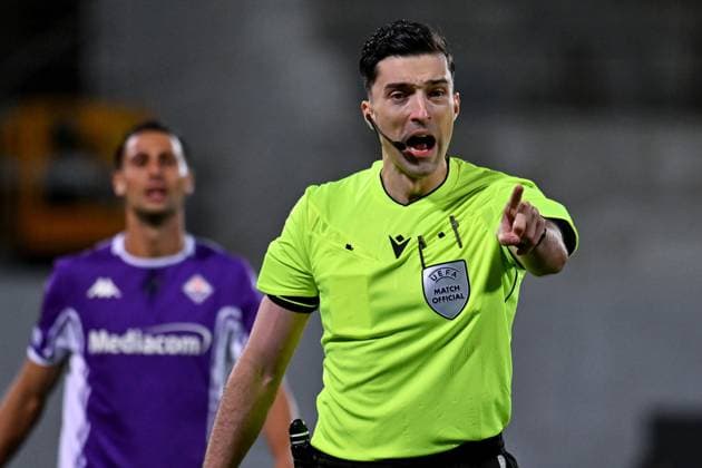 The referee Florian Badstubner during ACF Fiorentina vs SK Sigma Olomouc, UEFA Conference League football match in Florence, Italy, October 02 2025  Copyright: xLisaxGuglielmi IPAxSportx xipa-agency.netx xx IPA_66058466 IPA_Agency_IPA66058466