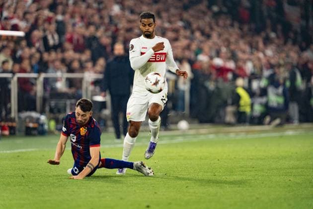 Switzerland UEFA Europa League 2025 26, FC Basel 1893 vs VfB Stuttgart St Jakob Park, Basel Lorenz Assignon 22 Stuttgart in duel with Dominik Schmid 31 Basel Copyright: xKjetilxWaberx